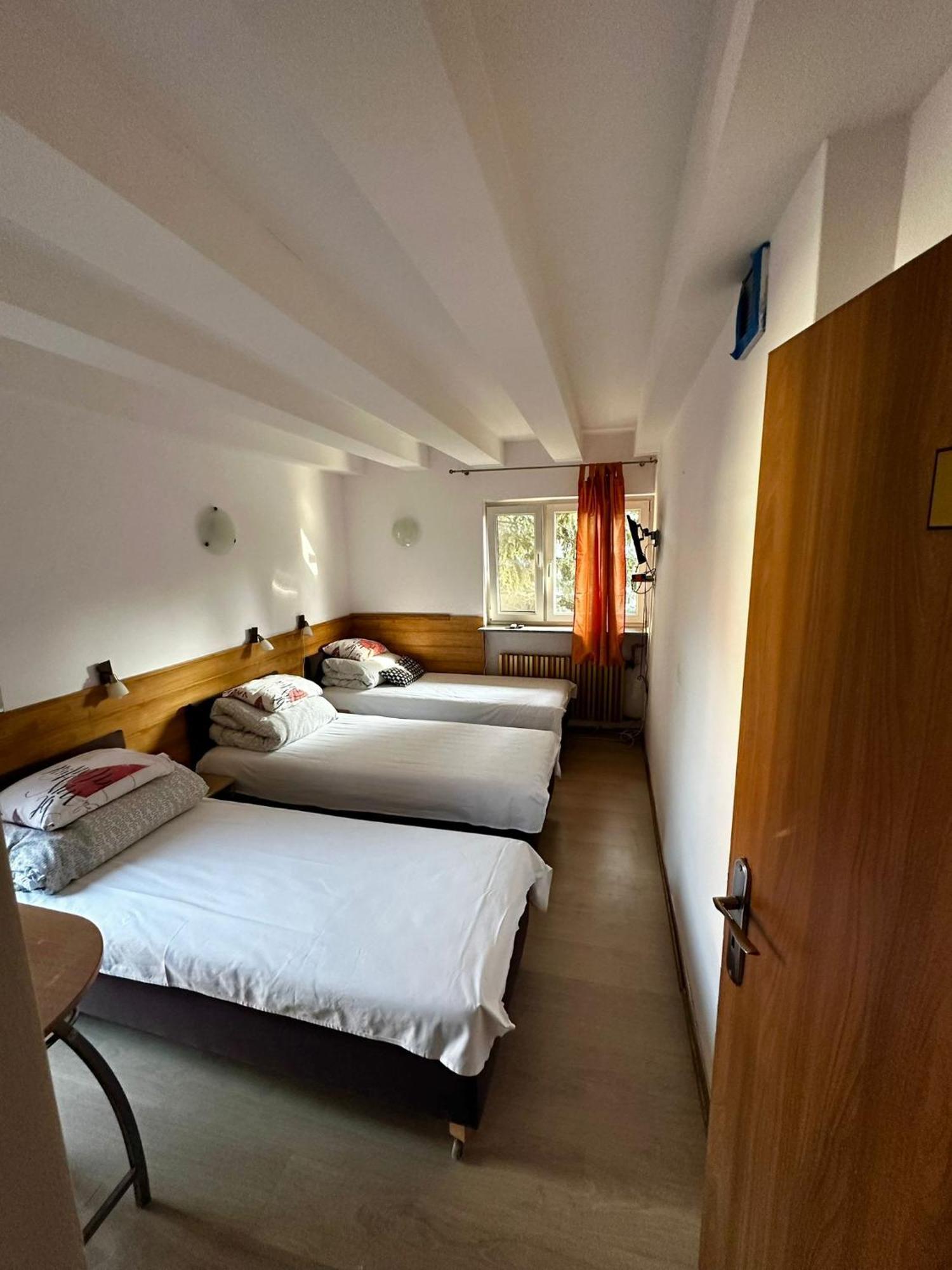 Hostel Tolek Varsovie Extérieur photo