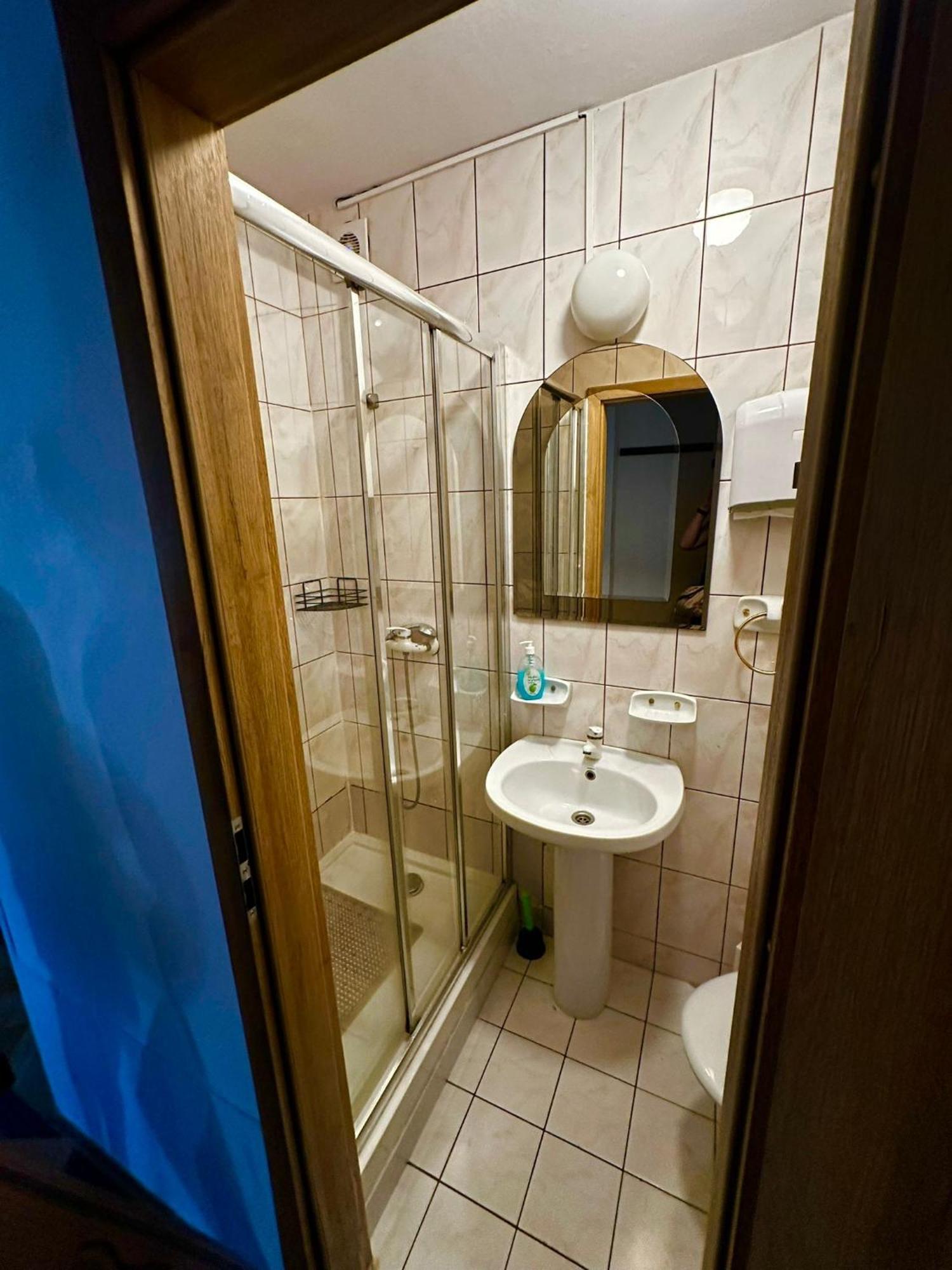 Hostel Tolek Varsovie Extérieur photo